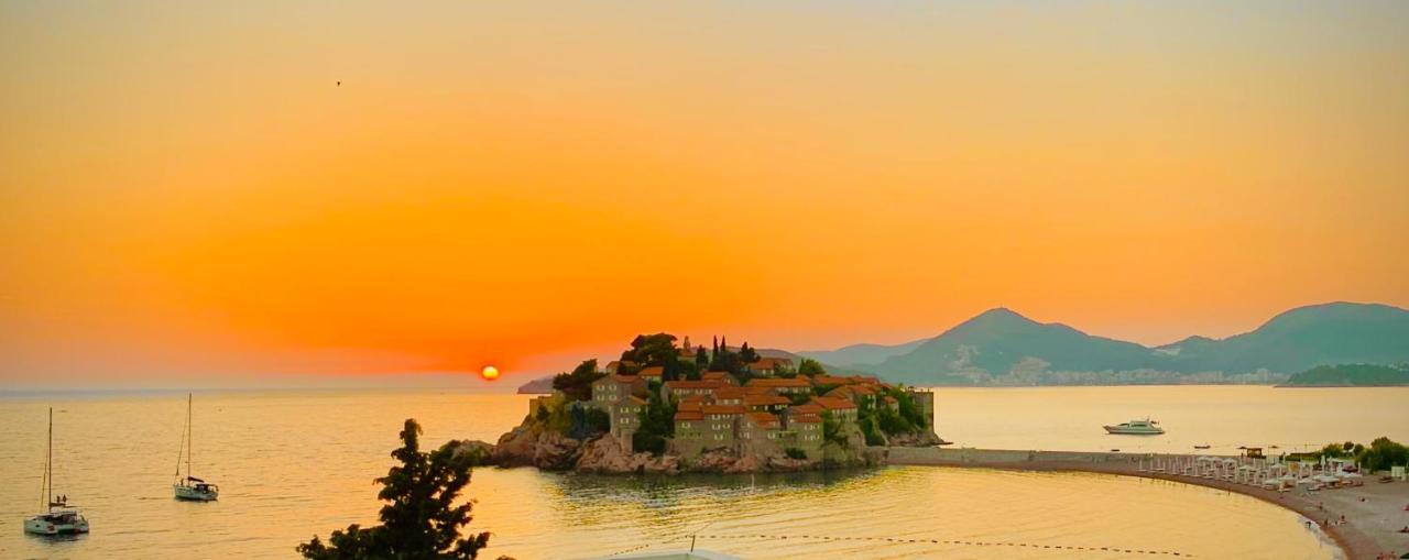 Sound Of The Sea Apartment Sveti Stefan Exteriér fotografie